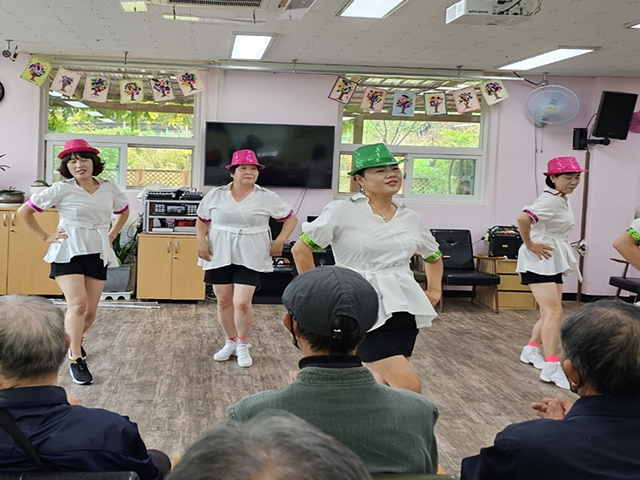몸부림 댄스퀸활동사진